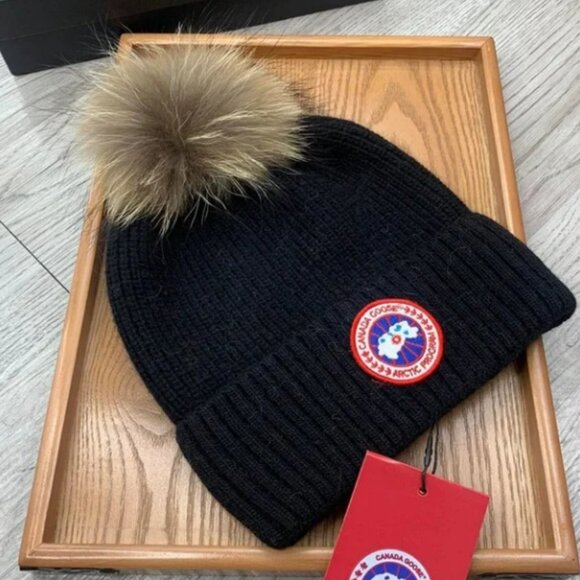 New Canada Goose Black Beanie with Tan Pom - Picture 2 of 4